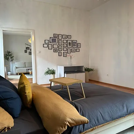 Luxury ,2 Room, Elite Location, 2 Lcd Tv