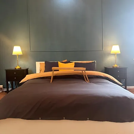 Luxury ,2 Room, Elite Location, 2 Lcd Tv ハノーファー