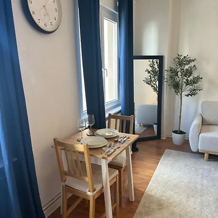 Luxury ,2 Room, Elite Location, 2 Lcd Tv